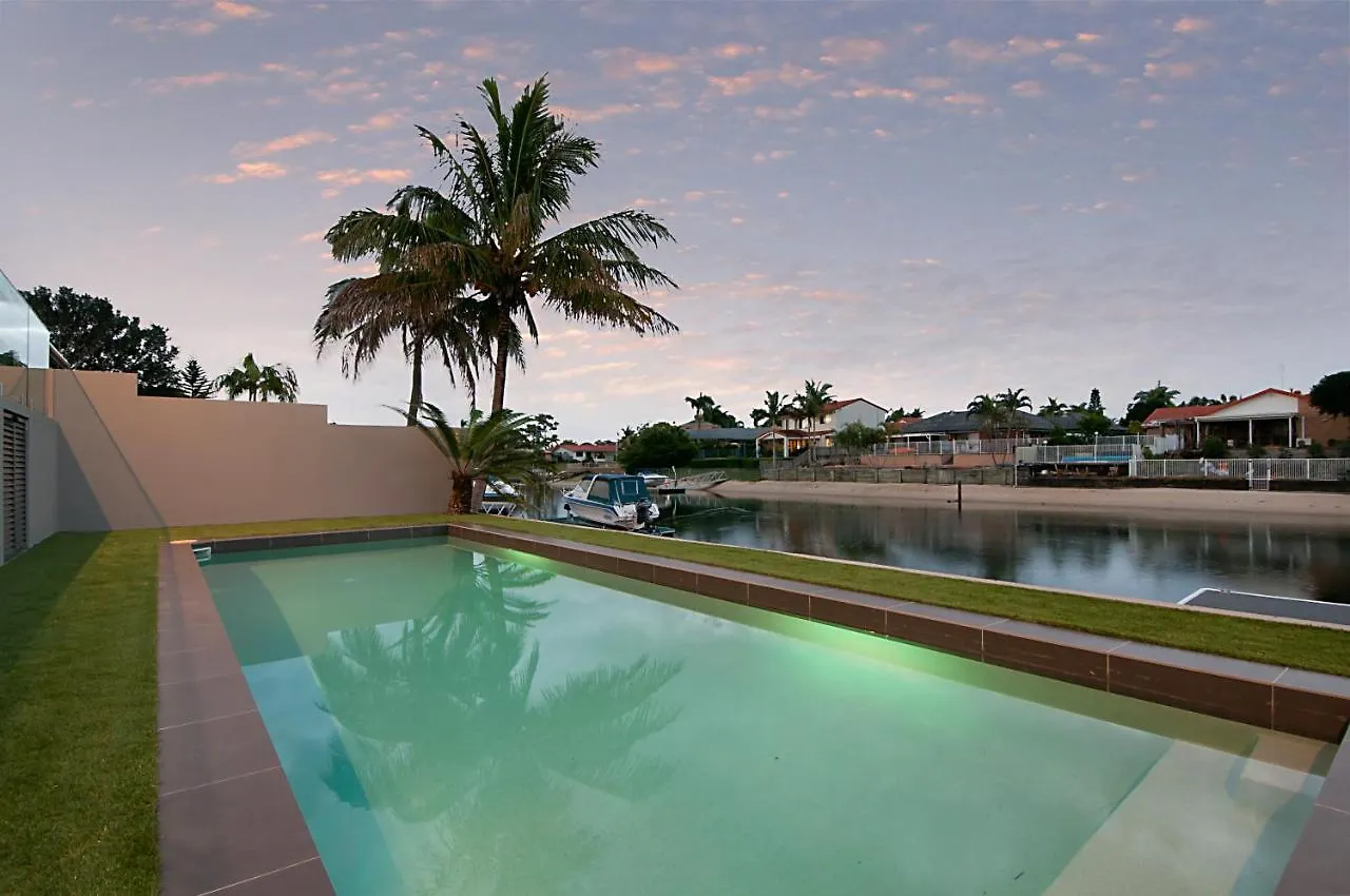 Waterfront Splendour Villa Gold Coast 0*,  Australia