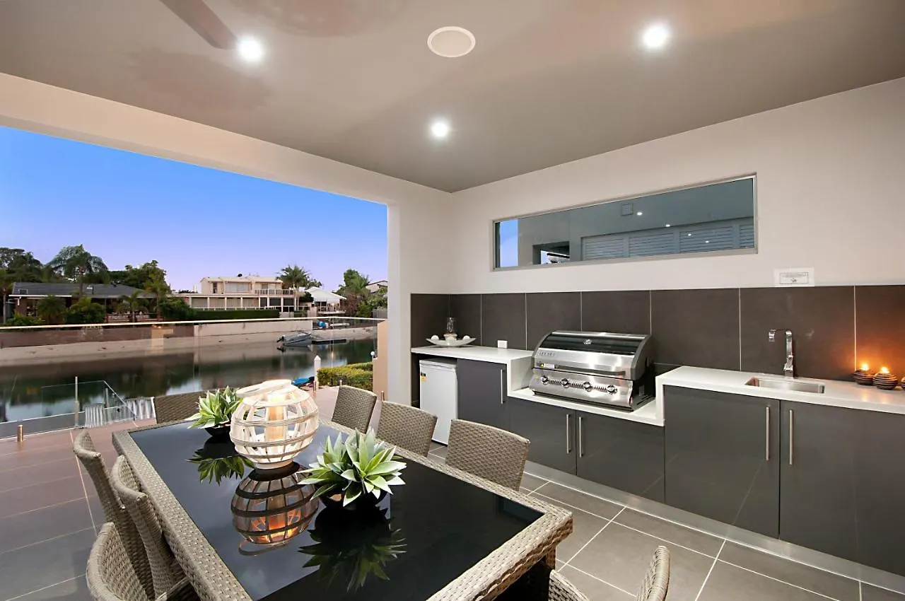 Waterfront Splendour Villa Gold Coast