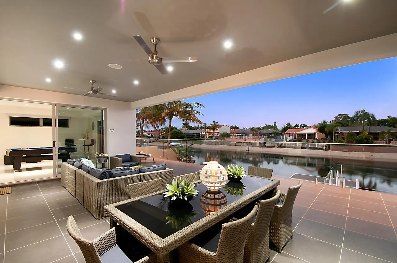Waterfront Splendour Villa Gold Coast Holiday home